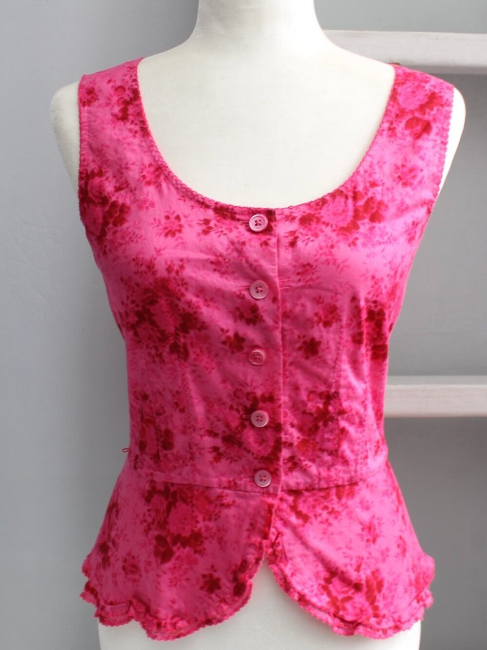 Ann Taylor Pink Floral Cotton Peplum Sleeveless Button-Up Top Size 6 / Small
